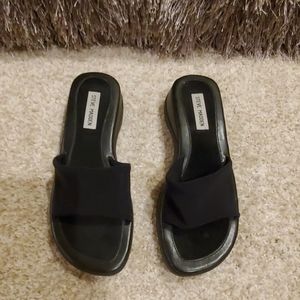 STEVE MADDEN slip ons